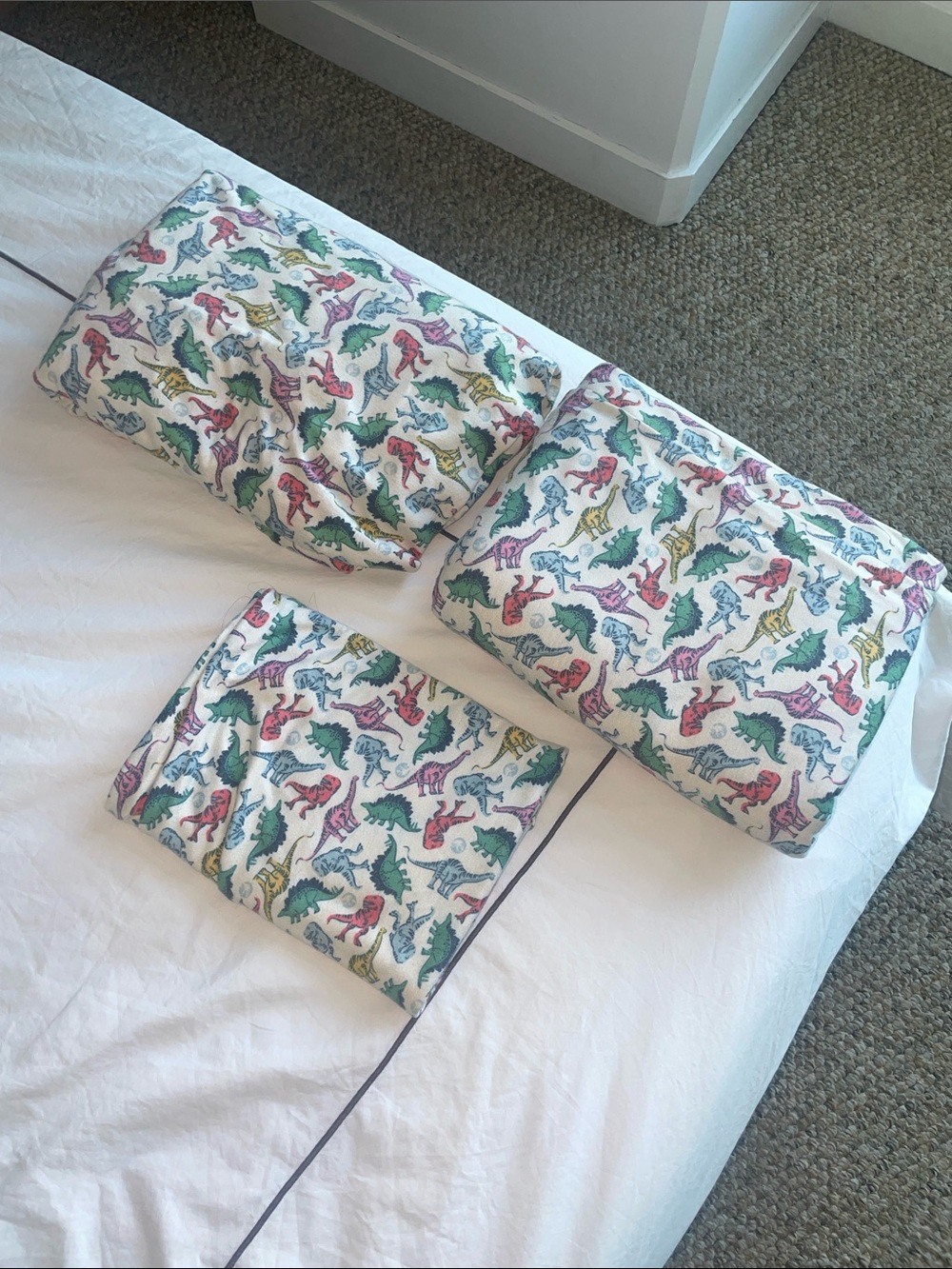 Copper Pearl Twin Dinosaur Sheet Set 🦕🌈 (fitted & top sheets + pillow case)